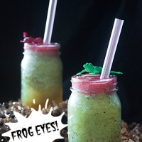 Frog Smoothie with Eyeballs: Kiwi, Strawberry and Boba {Healthy Food for Halloween}