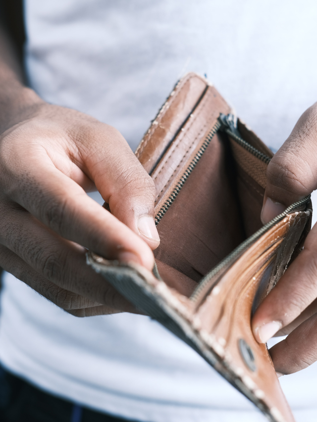 6 Reasons You Are Still in Debt Story