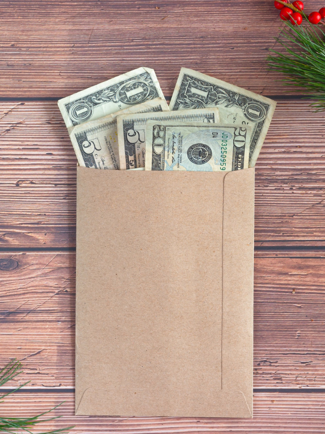 How to Use Envelope Budgeting to Stay Out of Debt Story